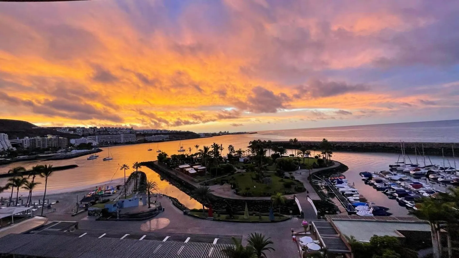 Aparthotel Puerto Anfi- Luxury- Penthouse- Sleeps 9- Amazing Sea Views Mogán